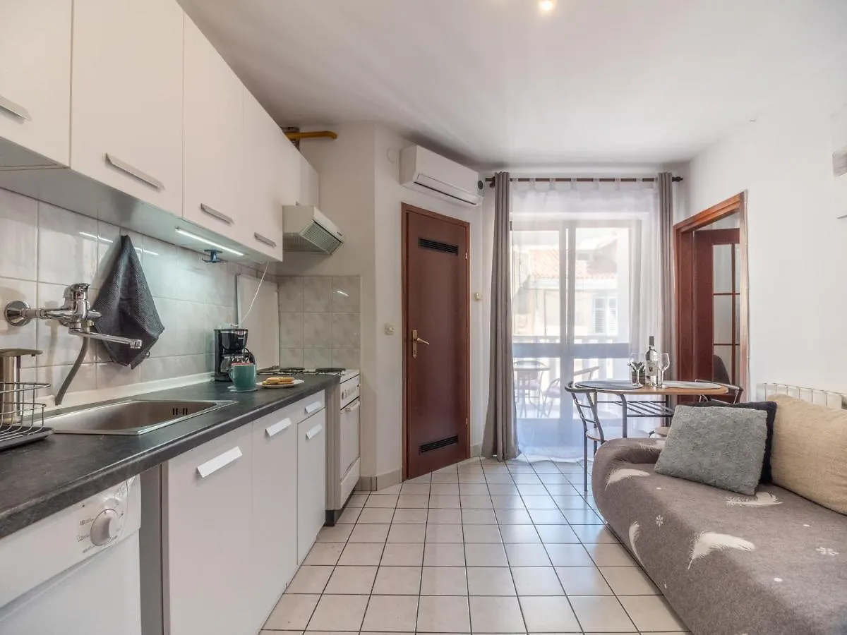 Apartment Viki Pula