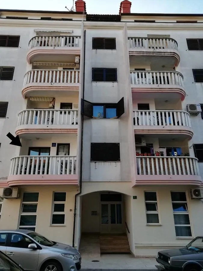 Apartment Viki Pula 0*,